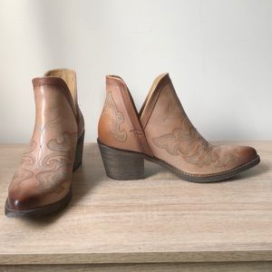 Circle G booties